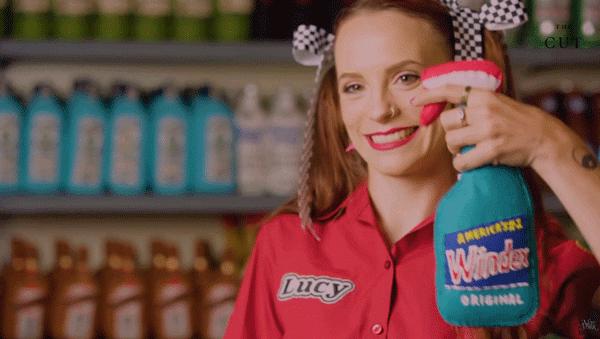 艺术家用一块布打造便利店、情趣用品店...生意却异常火爆