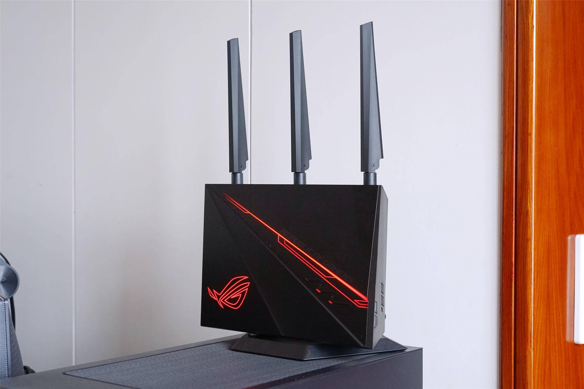 rogac2900路由器测评,roggt-ac2900双频游戏路由器开箱