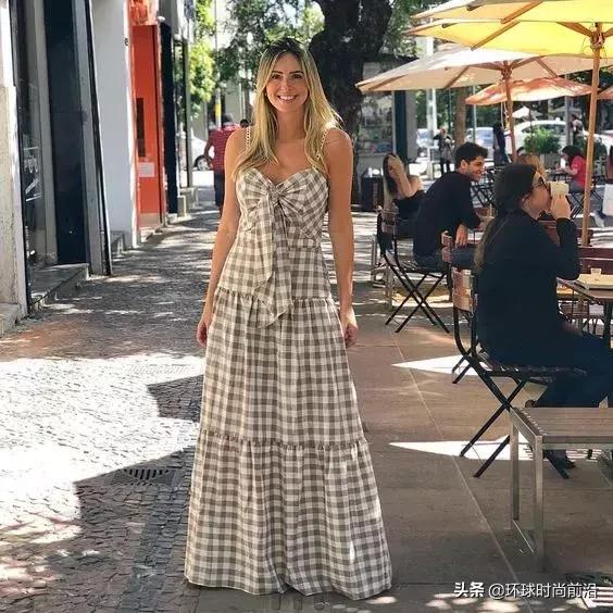 美炸了的吊带裙也挑人，会露才是王者