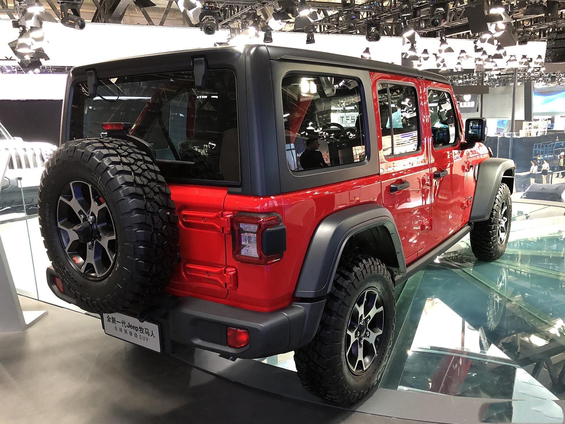 牧马人撒哈拉和卢比肯区别黑色,牧马人卢比肯和撒哈拉哪个更舒服