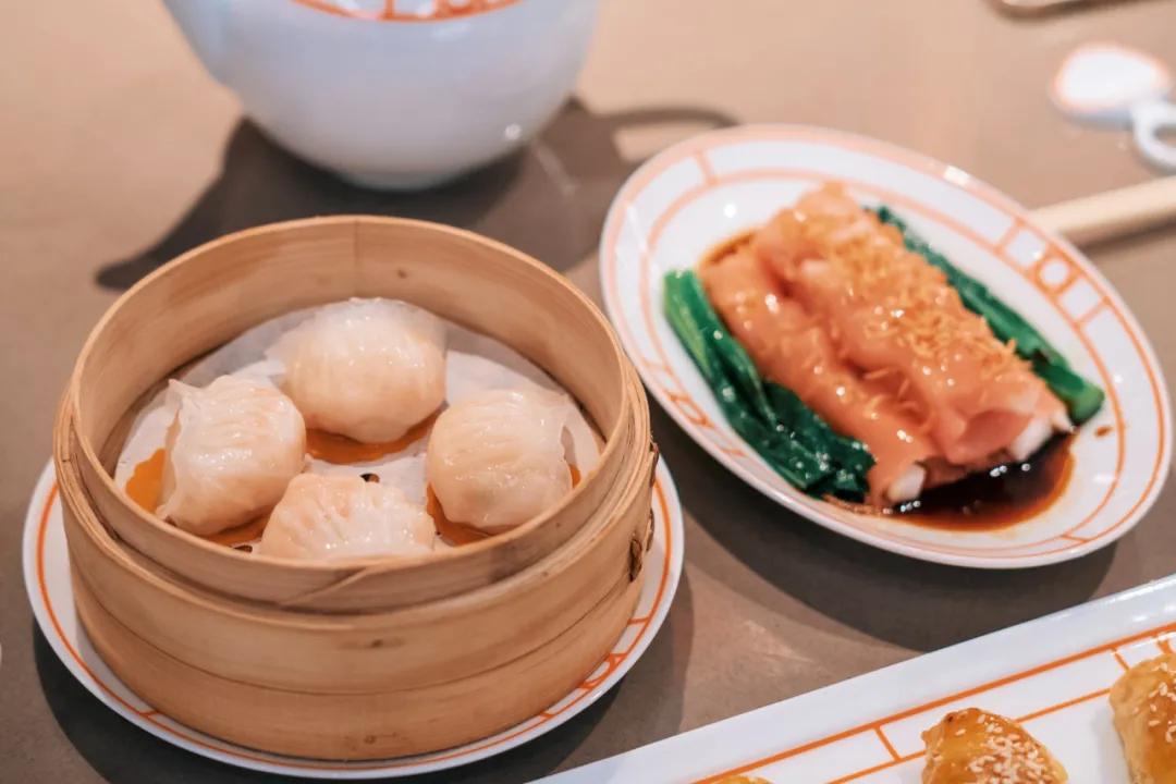 200元住总统套房,200块住酒店吃大餐