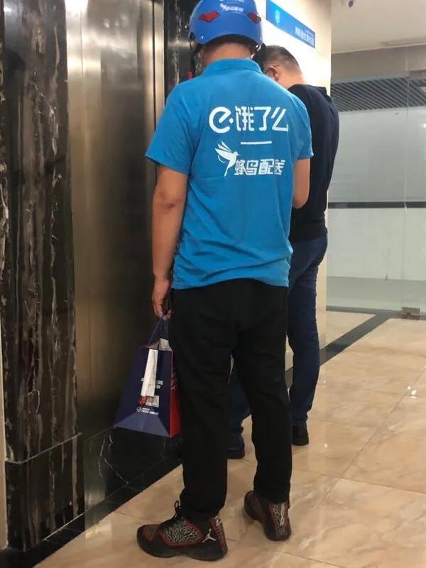 深圳外卖月入2万,广州外卖小哥新手一个月赚多少钱