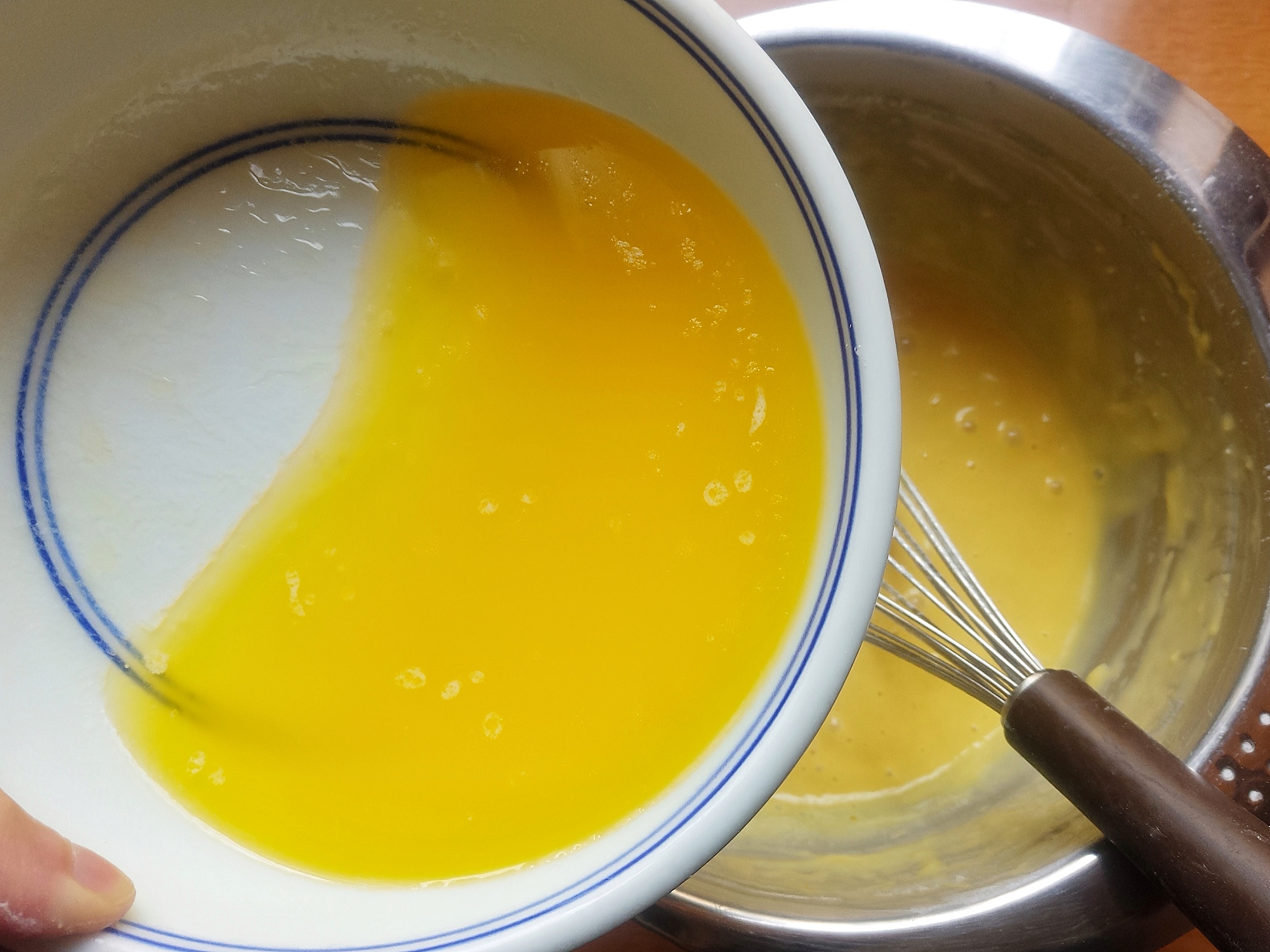 不用打发鸡蛋，也能做出松软可口的小蛋糕，简单易学，成功率超高