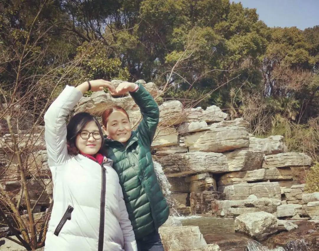 同一个世界同一个妈妈的样子,同一个世界同一个妈妈外国版