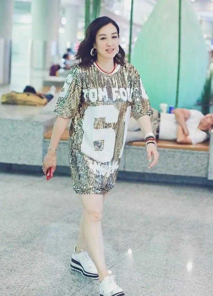 米雪65岁穿搭,65岁米雪穿裙子