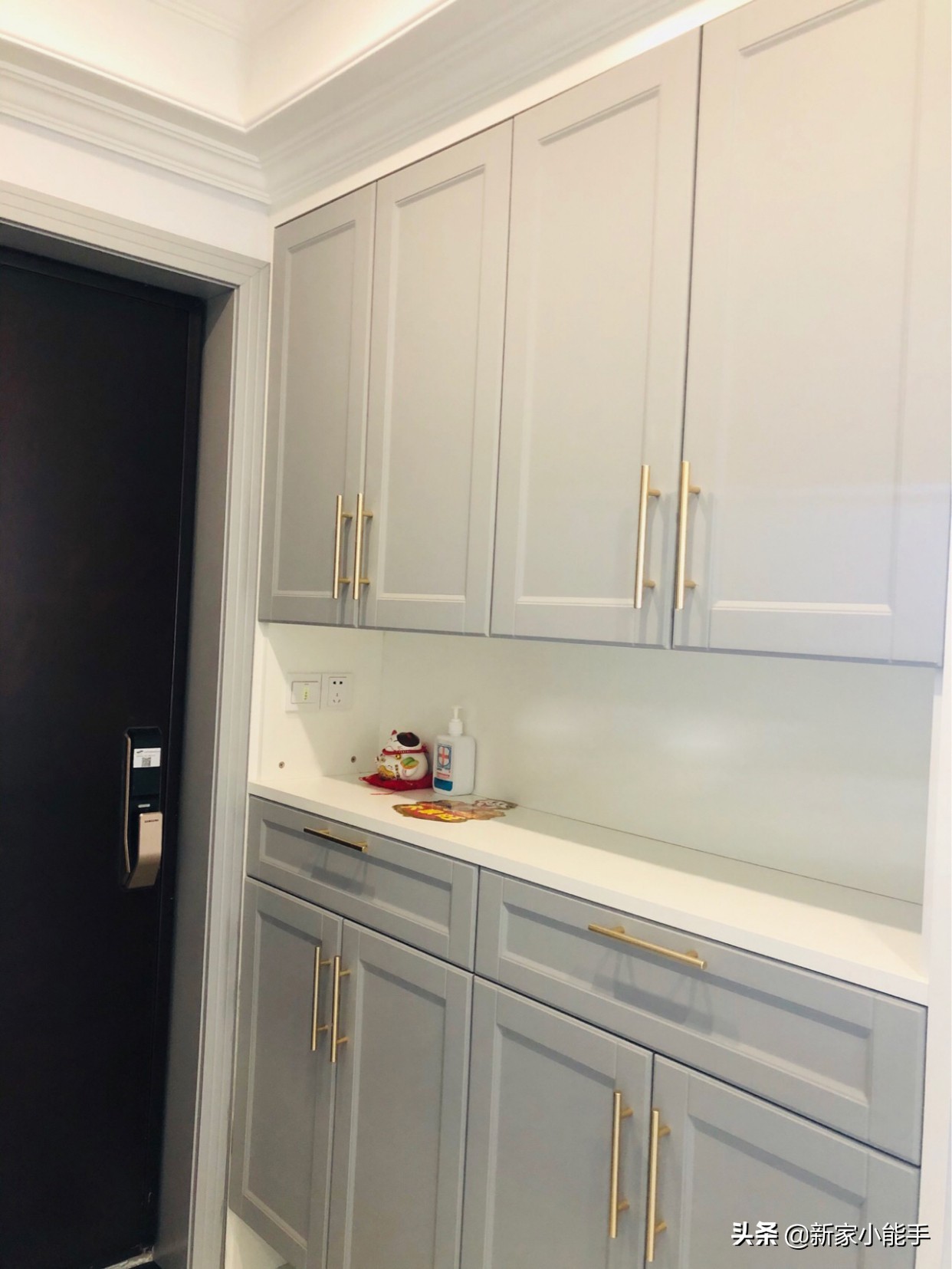 电视背景墙金属线条效果图,学家里装修设计