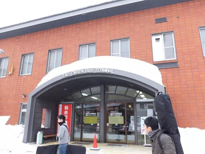 国内10大滑雪旅游攻略,去滑雪必带东西