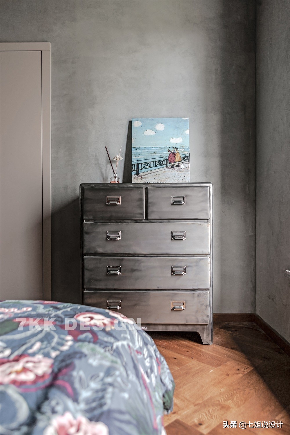 新梅共和城100m²工业风：大胆裸装，冷暖碰撞，演绎粗犷文艺之家