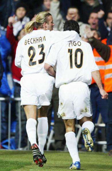 菲戈右脚为什么踢右边锋,菲戈右路过人