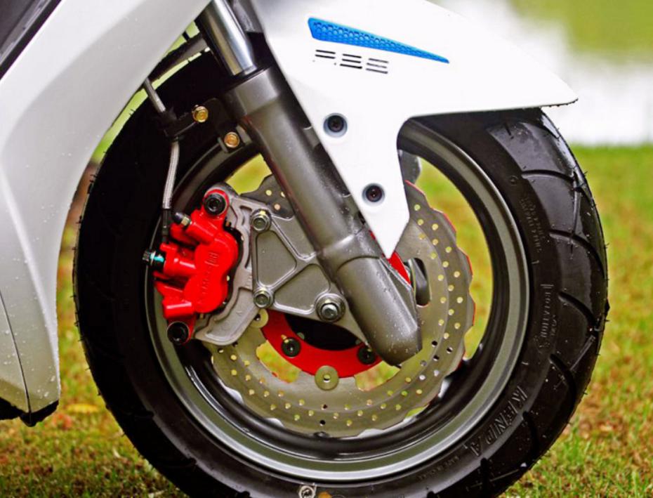 小排量踏板车带双通道abs车型推荐,带abs的几款125踏板车前后碟刹