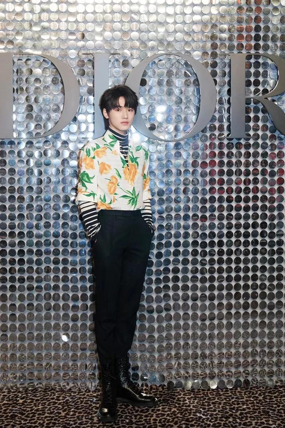 迪奥dior2020走秀冬季款运动鞋,dior2012春夏走秀视频完整版