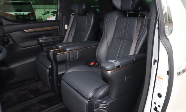 从日本运一辆车回中国要多少钱,从日本把车运过来多少钱