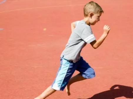 运动前的热身操完整版,4岁孩子运动前热身