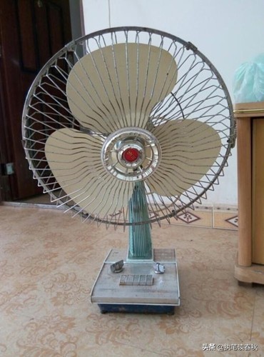 三峡牌电风扇老式,三峡牌老款带灯电风扇