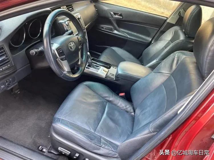 丰田锐志11款10万公里,2011年锐志2.5v风尚菁英版灰色