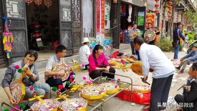 地摊经济实施1个月，现状如何？3个”弊端“显现，能月入一万吗？