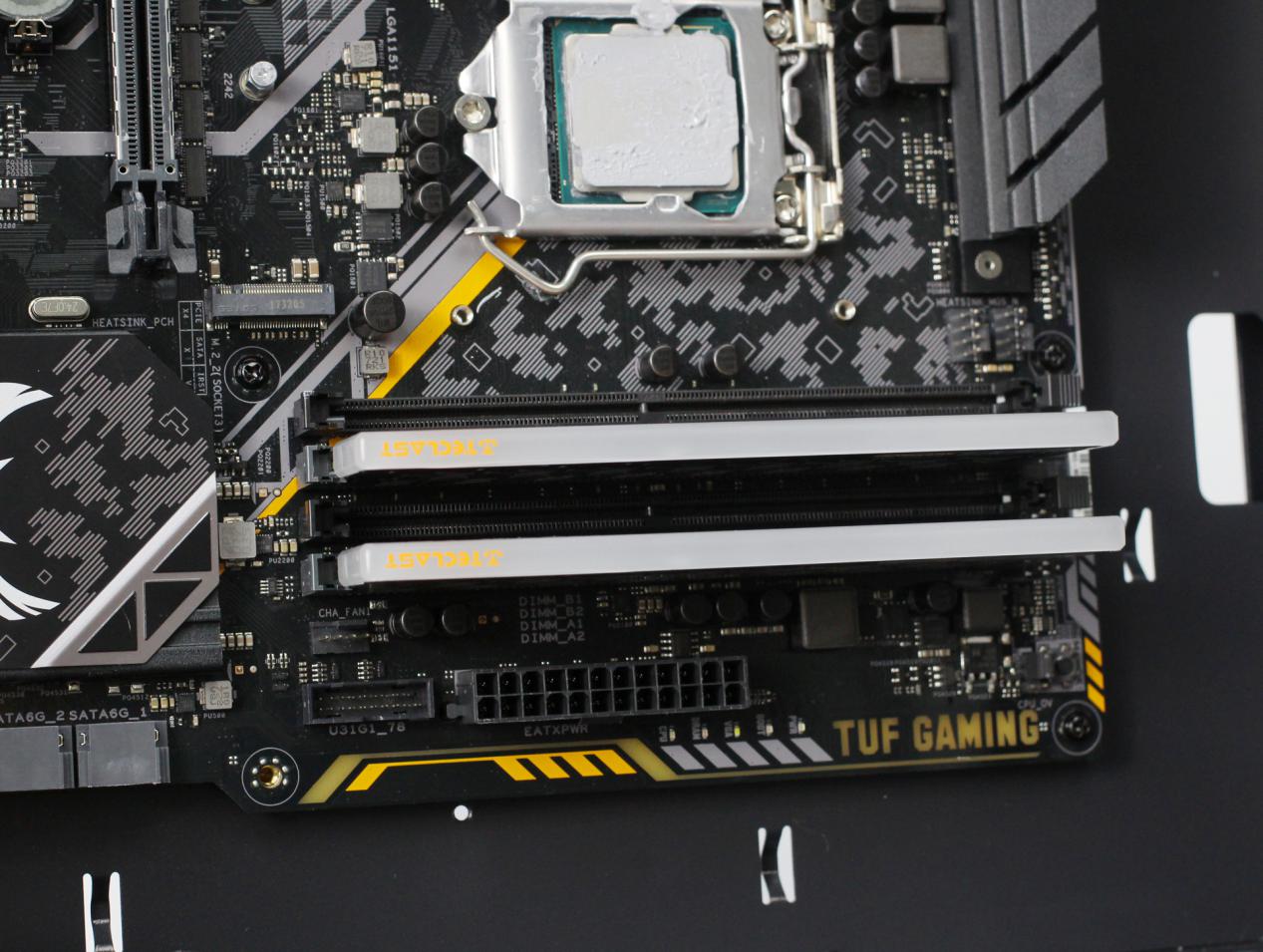 显卡竖装散热最好的机箱,主板和显卡竖装的机箱