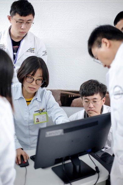 现在学验光师开眼镜店怎么样,开眼镜店在哪里培训考证