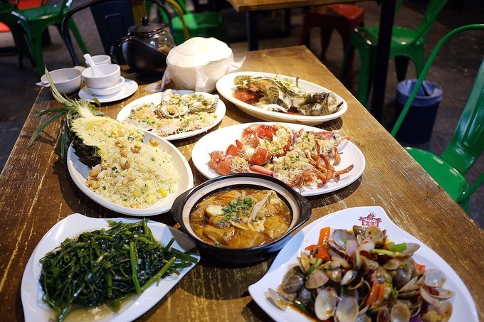 带孩子去三亚泡酒店首选之地,三亚阿罗哈酒店附近美食