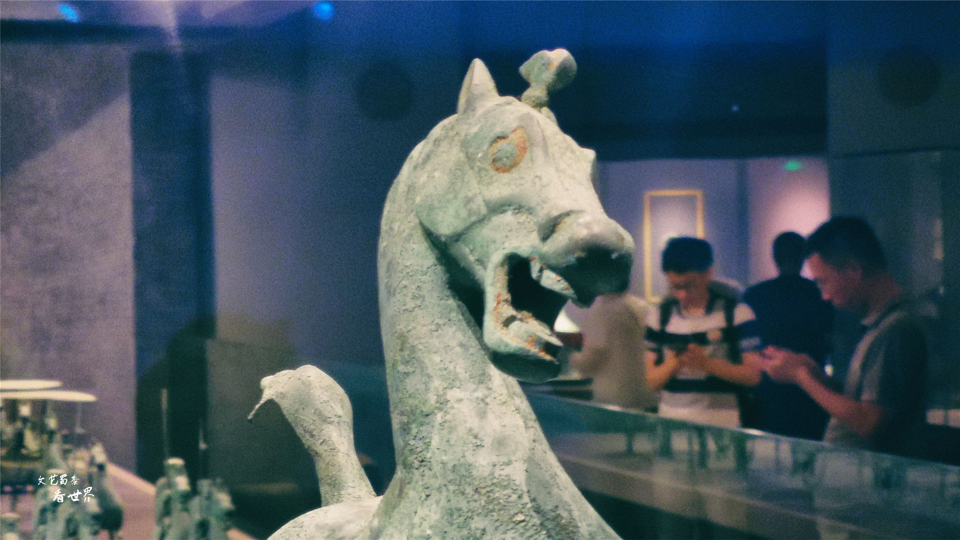 真实的铜奔马为啥图片不一致,铜奔马的独特之处