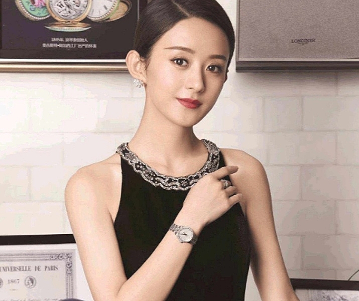 现在流行手上戴什么首饰好看,女人手戴什么首饰比较好