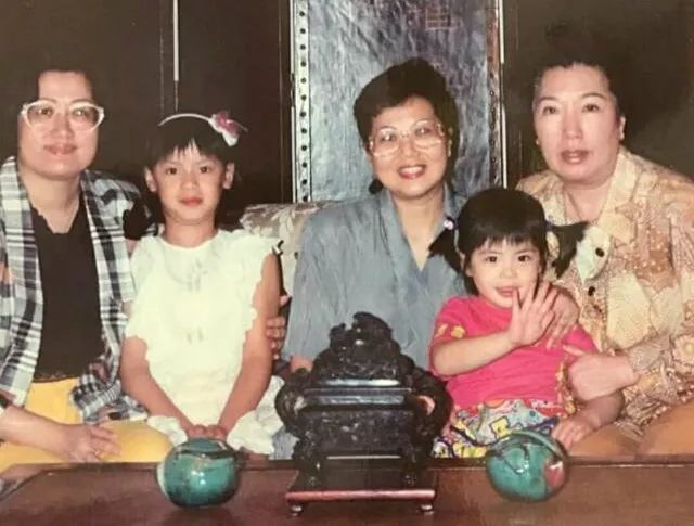 香港最强悍贵妇，一句话骂走王祖贤，93岁叼烟庆生超霸气