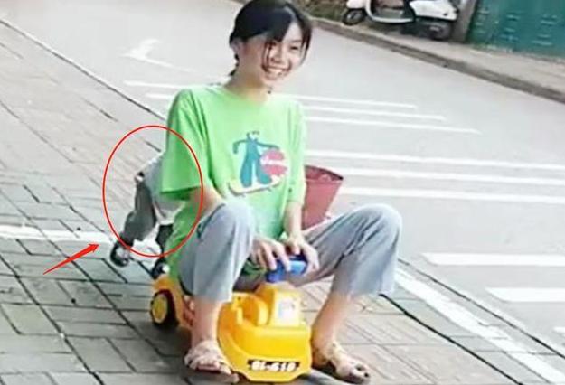 为什么孩子会和小姨像,为什么孩子喜欢小姨比姑姑好