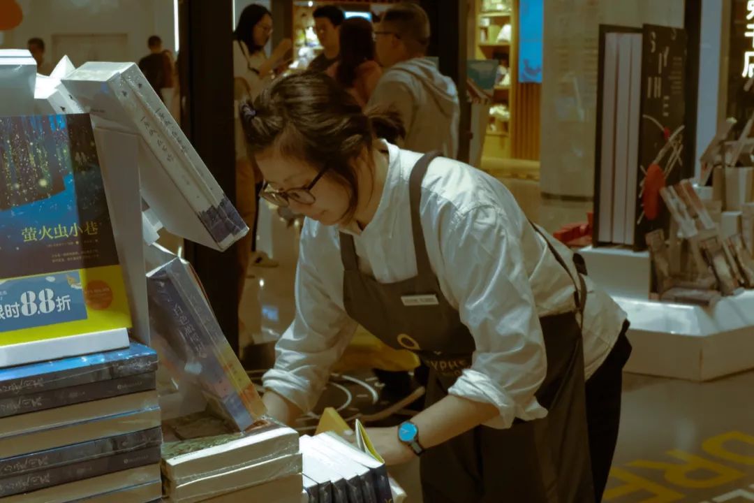 我和男朋友一起上班,我和男朋友在同一家公司实习