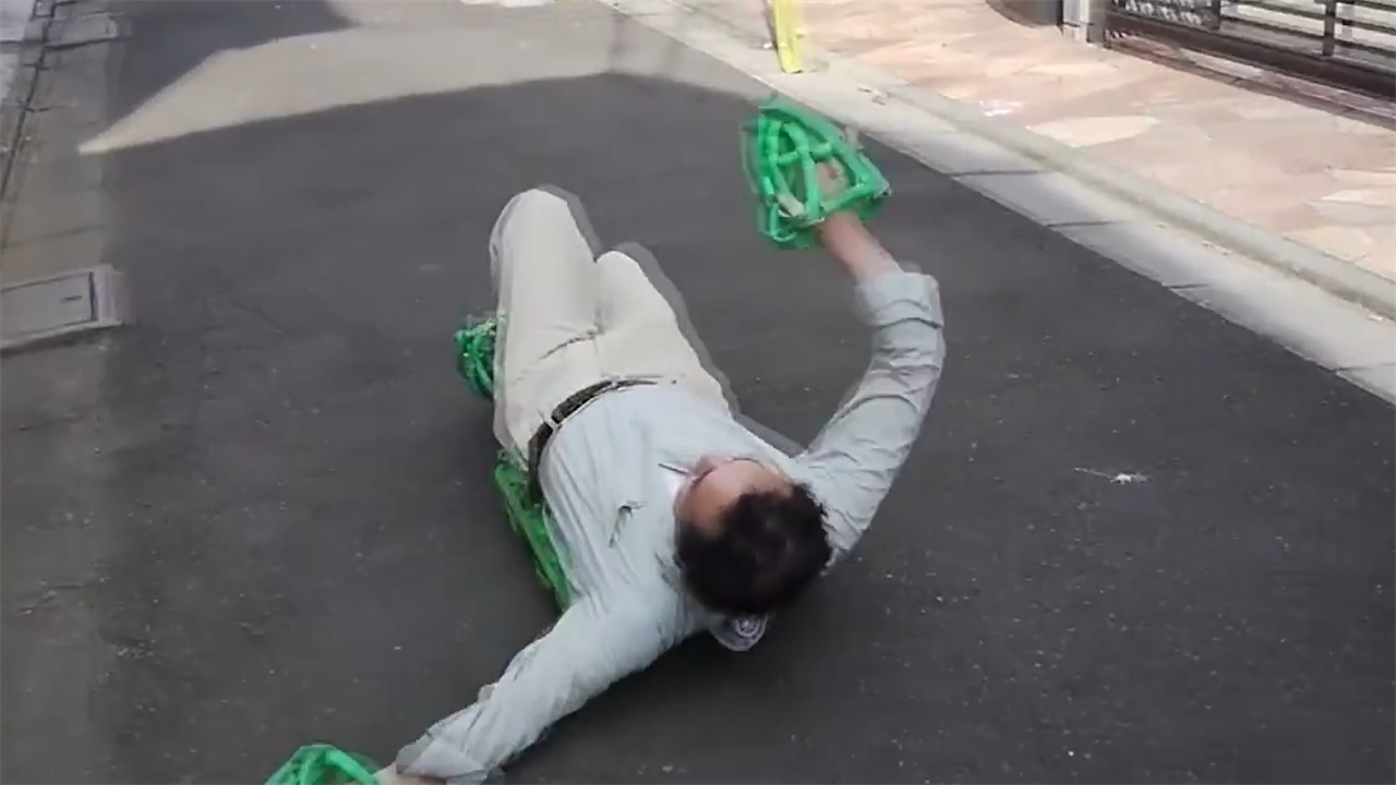 最奇葩的游泳神器,日本发明游泳神器