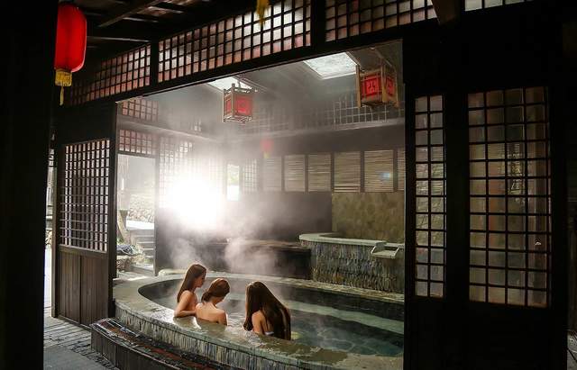 这几处温泉胜地让你温暖,世界六大温泉胜地