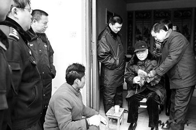 53岁放羊老汉当警察,放羊老头跻身顶尖刑侦专家