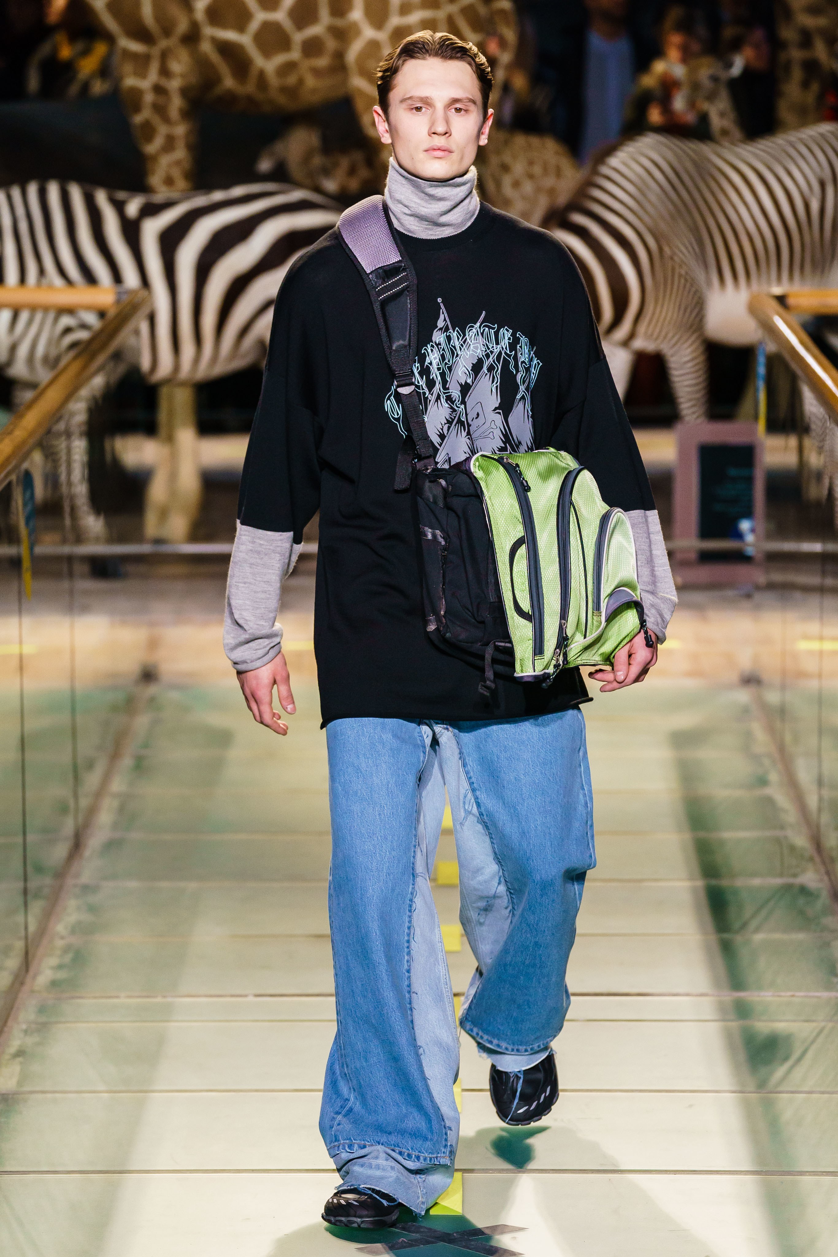 vetements2023秋冬新款,vetements2022秋冬高级成衣发布