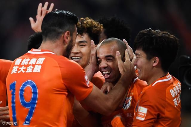 足球之夜专访王大雷,鲁能球员对塔尔德利的评价