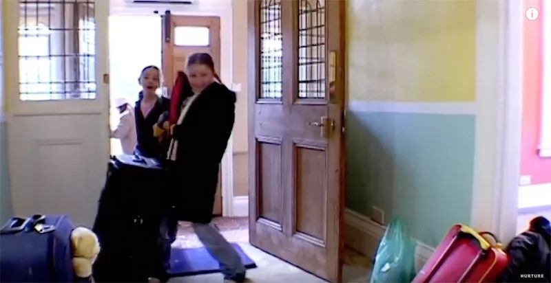 没有大人管的小孩子,没有大人管的孩子