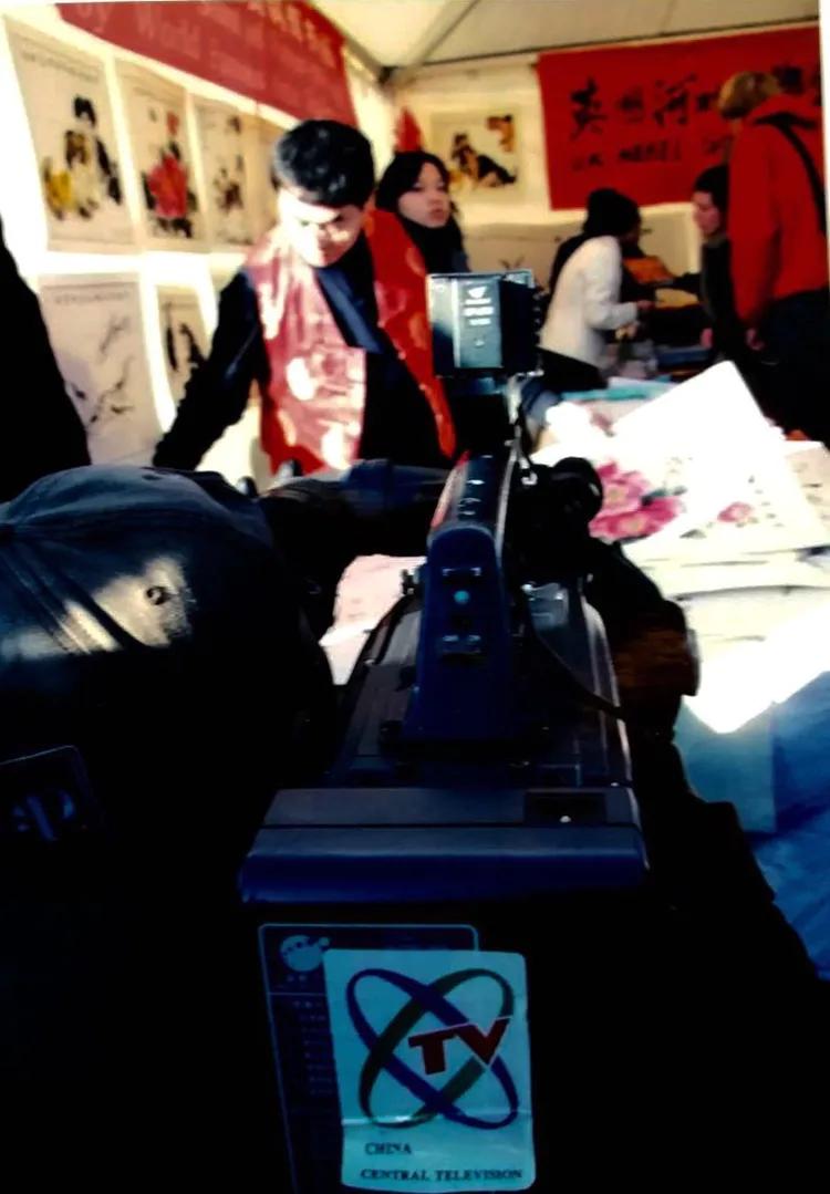 掌上乾坤指间生花世界级艺术家-贾同辉的“指墨”风釆