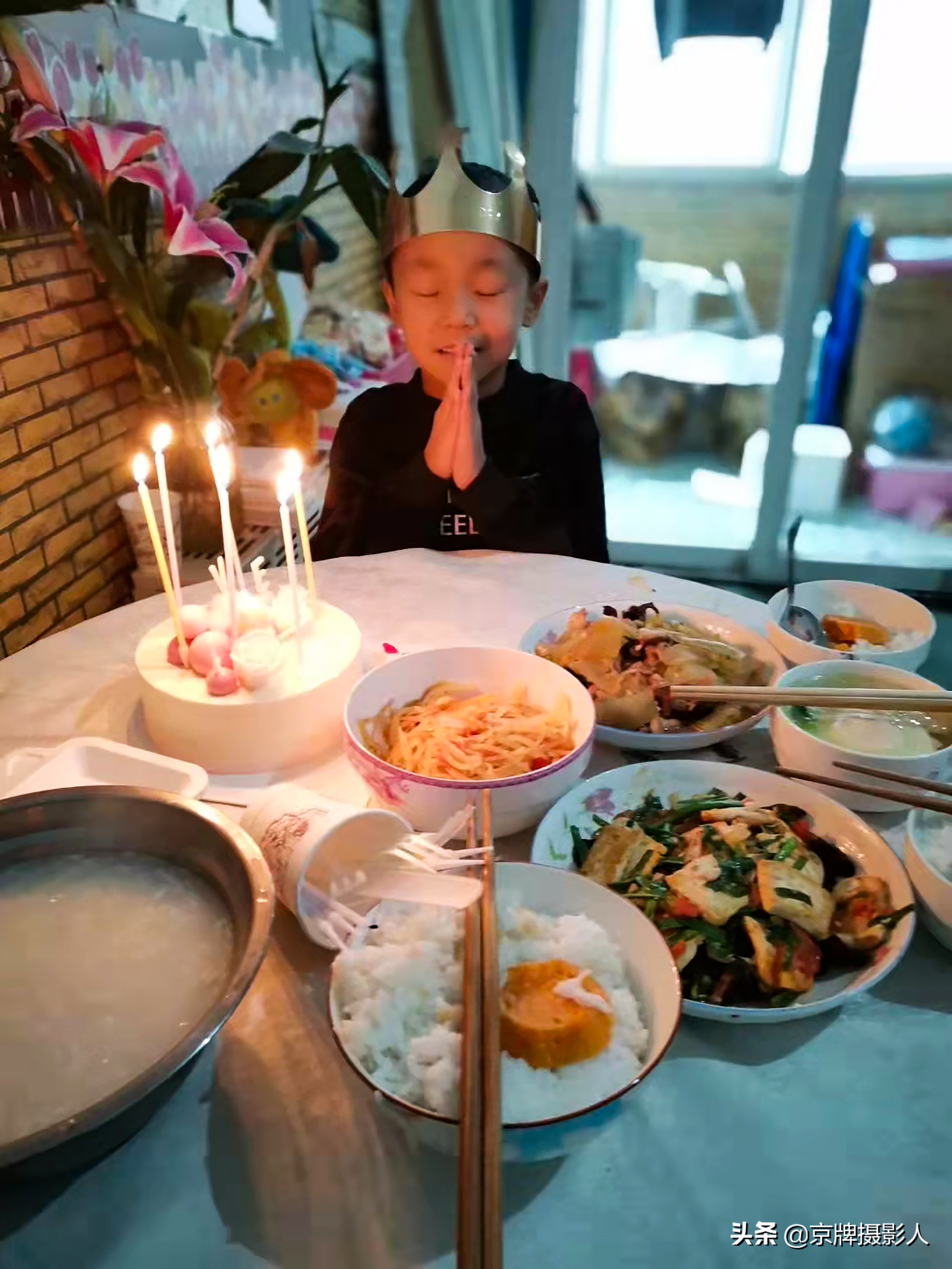 河南女孩每天戴“假发”对着镜子找自尊，3年28次化疗身心遭重创