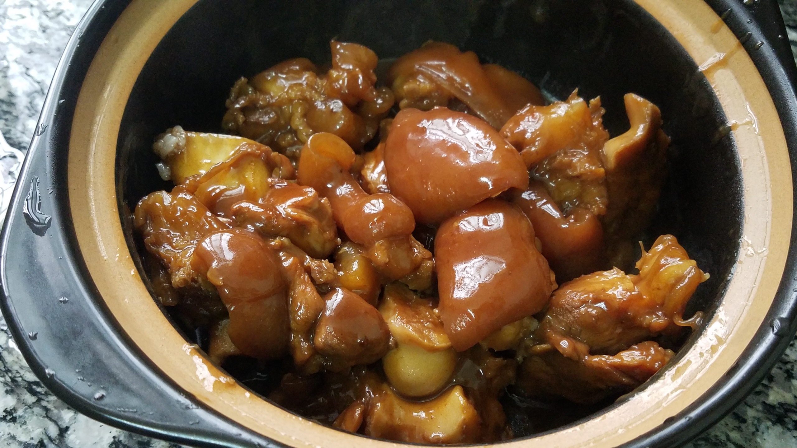 酱猪脚高压锅的家常做法,电饭锅焖酱猪脚