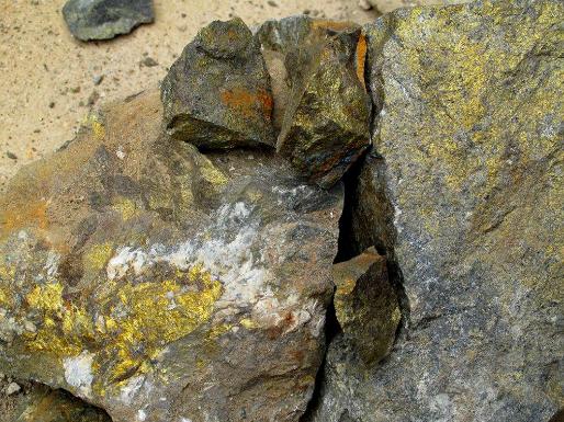 地球上各类铁矿分布,地球上矿产