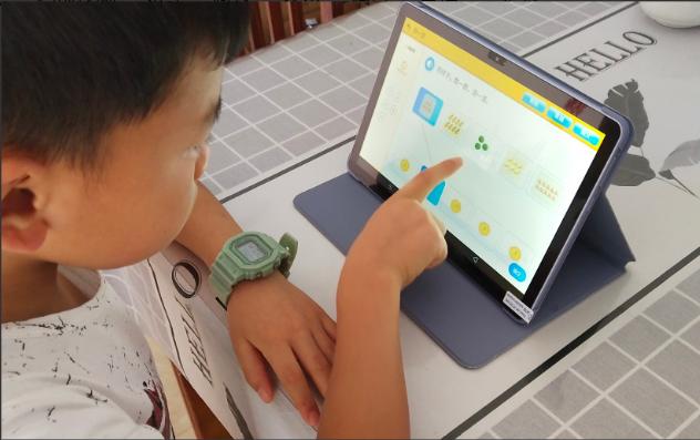 父母做好自己是给孩子最好的教育,对孩子最好的教养是父母永不放弃