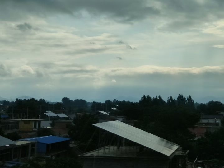 散文|向秋：伏中记（三）上海看展之高铁行