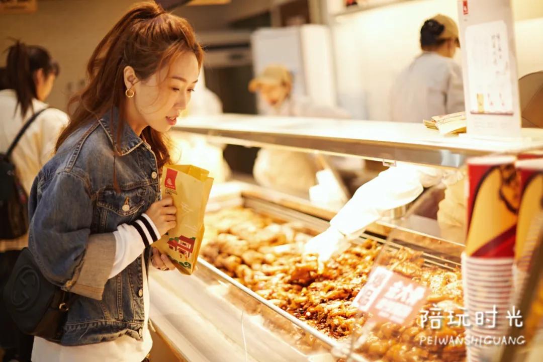 年糕妈妈没矫正牙齿之前样子,年糕妈妈整牙拔牙