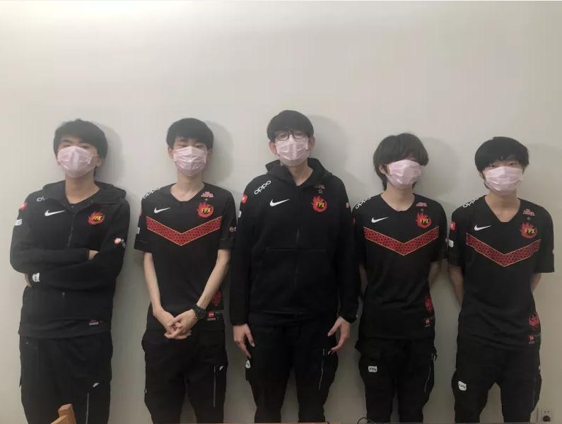 fpx卡萨丁16级无敌,fpx卡萨丁16级基地爆炸导播