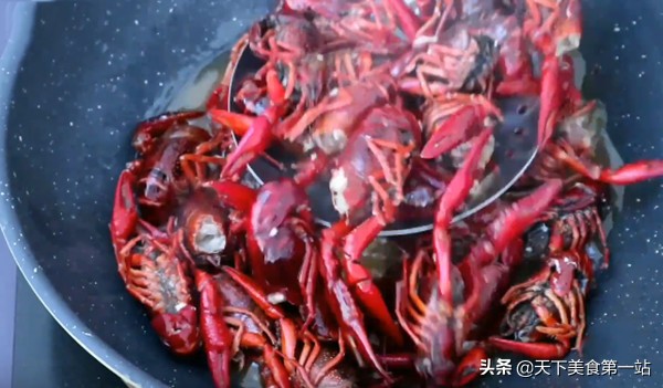 这才是火爆小龙虾的正确做法,小龙虾这样做再也不用去饭店了