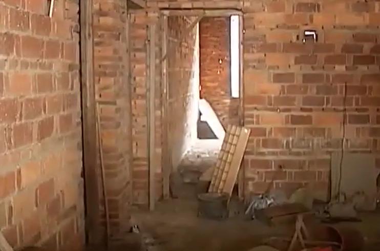 他因常被妻子抱怨铤而走险伙同朋友强索儿子同学的父亲60万