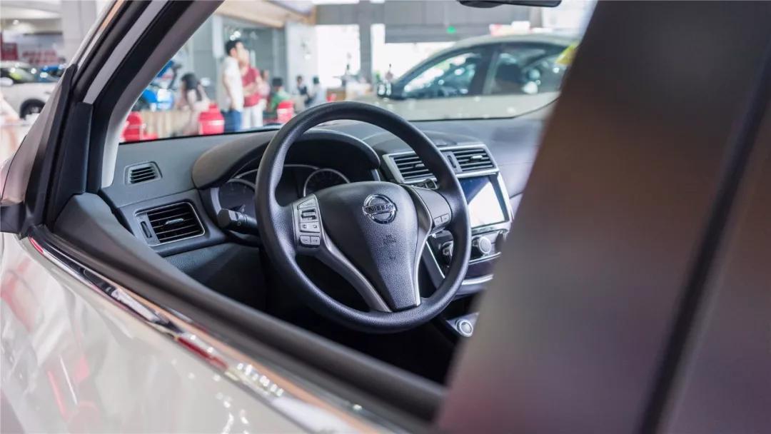 东风日产骐达：价格高一点，但空间告诉你值得！「快车体验043」