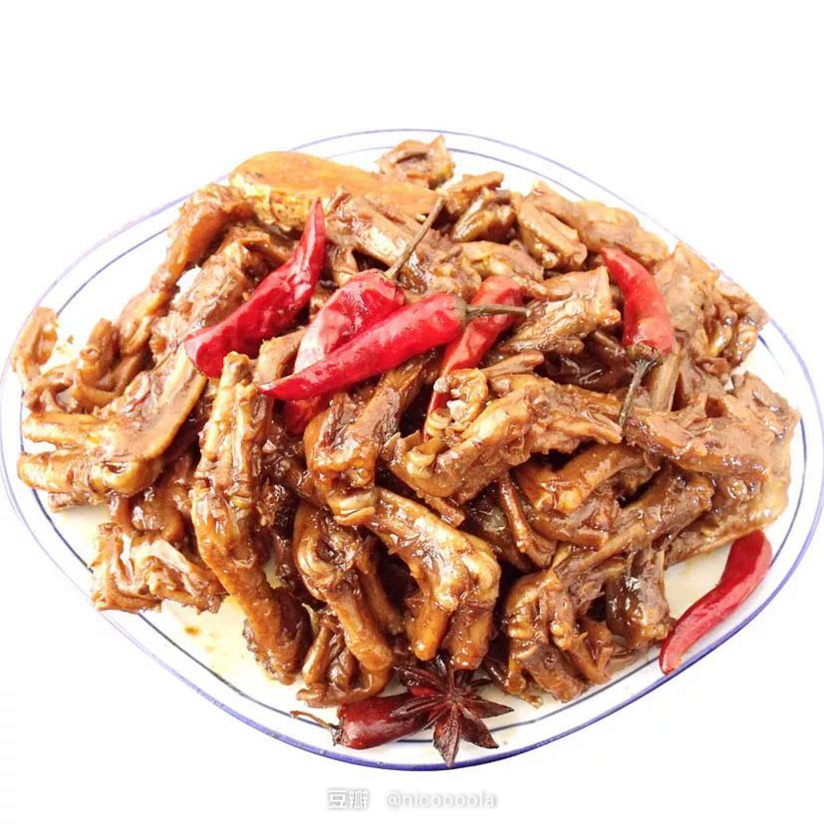 我在办公室的抽屉里，藏了一间小型超市