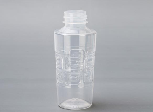 塑料水瓶重复使用有什么危害,塑料饮水瓶可以长期饮用热水吗