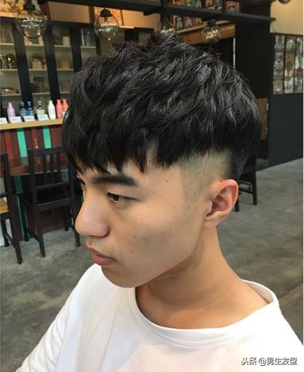 适合男生剪的帅气短发,随便剪剪又好看的男士短发型