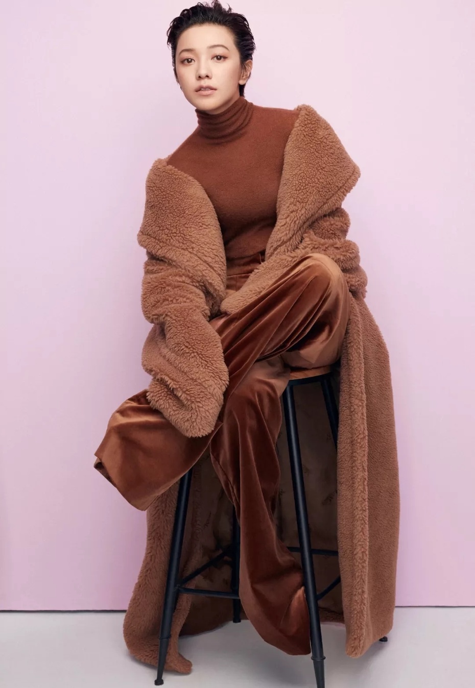 冬天女明星穿羽绒服的搭配,穿搭奇怪的明星