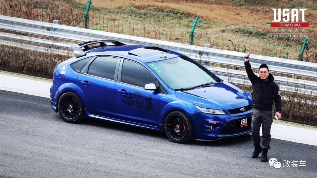 福克斯什么时候换回4缸发动机,经典福克斯移植发2.3t发动机